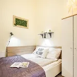 A9 Houseleek Astoria Lejlighed *