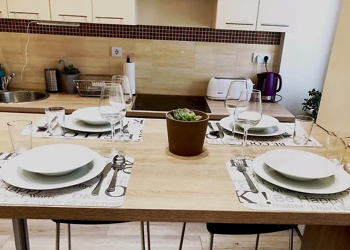 A9 Houseleek Astoria Apartament