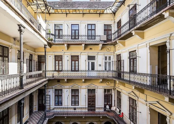 A9 Houseleek Astoria Apartament