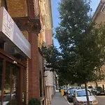 A9 Houseleek Astoria Apartmán *
