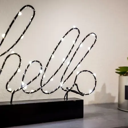 A9 Houseleek Astoria Apartman *