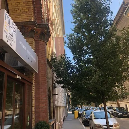 A9 Houseleek Astoria דירה *